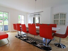 Villa EMG