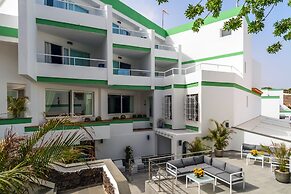 Aparthotel Esquinzo Y Monte Del Mar