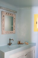 Valsamo Suites