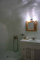 Valsamo Suites