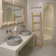 Valsamo Suites