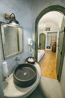 Valsamo Suites