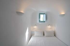 Valsamo Suites