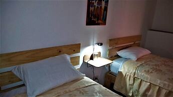 Anais y Nicolas Hostel