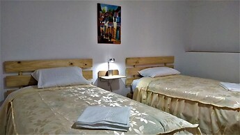 Anais y Nicolas Hostel