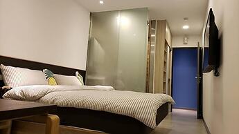 Chinya House