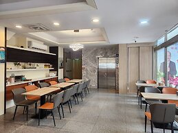 Jia-Jia Business Hotel