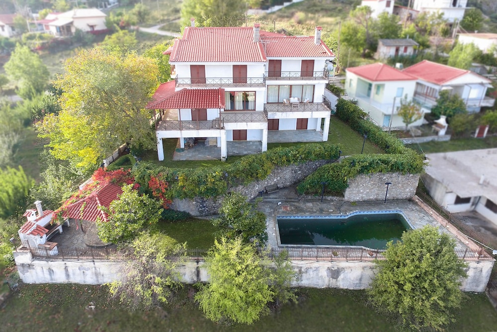 Traditional Luxury Villa Armonia
