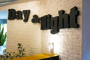Day & Night - Hostel