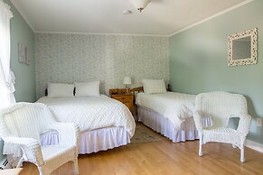 Kindred Spirits Inn & Cottages