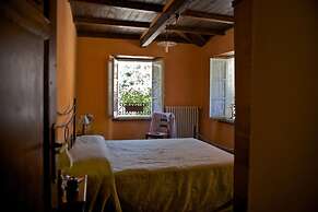 Antico Borgo Isola Santa