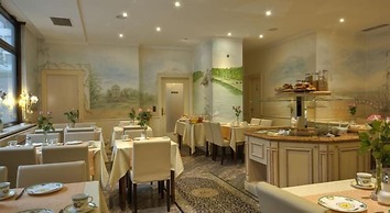 Hotel Condor