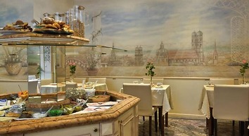 Hotel Condor