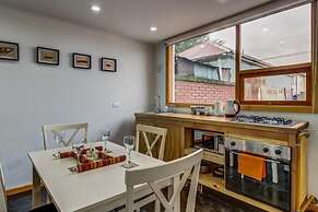 Cumbres Apart