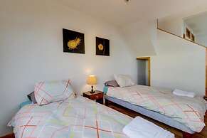 Cumbres Apart