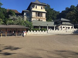 White Lodge Kandy