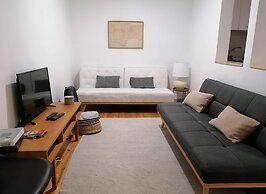 Apartment With Yard in Alfama