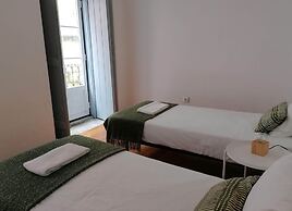 Apartment With Yard in Alfama