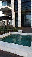 Luxury Apartment Best Location Beach View