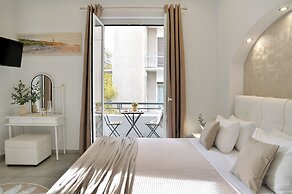 Alekos Apartments 2 Netflix, Self Check-In