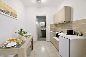Alekos Apartments 2 Netflix, Self Check-In