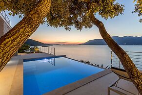 Beachfront Villa Poseidon with Heated Pool