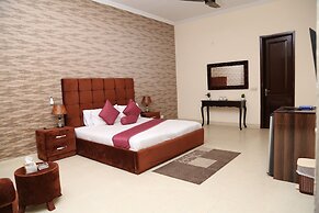 The Westin Suites Hotel