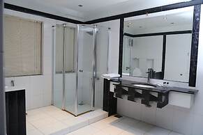 The Westin Suites Hotel