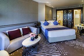 VIP Hotel