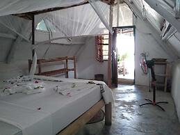 Bahari Pizza Restaurant and Bungalows