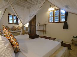 Bahari Pizza Restaurant and Bungalows
