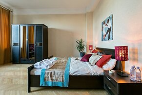 GM Apartment Serafimovicha 2-415