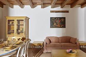 JOIVY Charming Apt Centre of Como