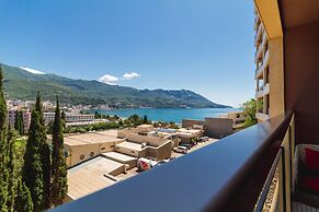 Luxury Harmonia Apartments