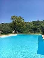 Amico Country House