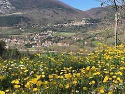 Amico Country House
