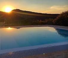 Amico Country House