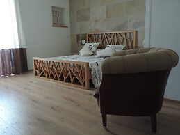 Amico Country House