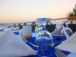 Coral Reef Beach Resort