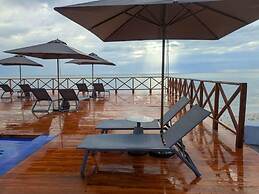 Coral Reef Beach Resort