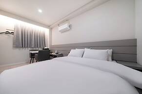 Alma Hotel