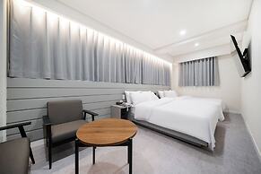 Alma Hotel