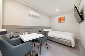 Alma Hotel