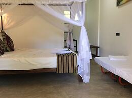 Sigiriya Rock Hide
