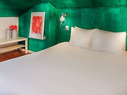 Supernova - Hostel