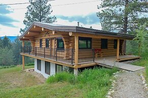 Beautiful Log Chalet Near Fernie, BC