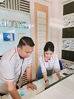 Blitz Hotel Batam Centre