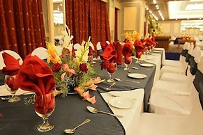 Regent Plaza Hotel & Convention Centre