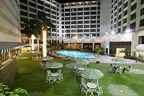 Regent Plaza Hotel & Convention Centre