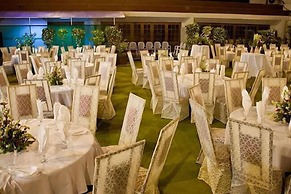 Regent Plaza Hotel & Convention Centre